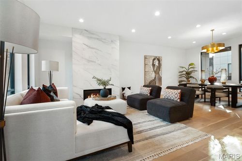 8-215 N Sarah St, Saint Louis, MO, 63108-3074 | Card Image