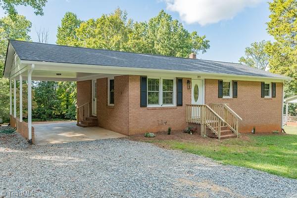 1st Cir, Lexington, NC 27292