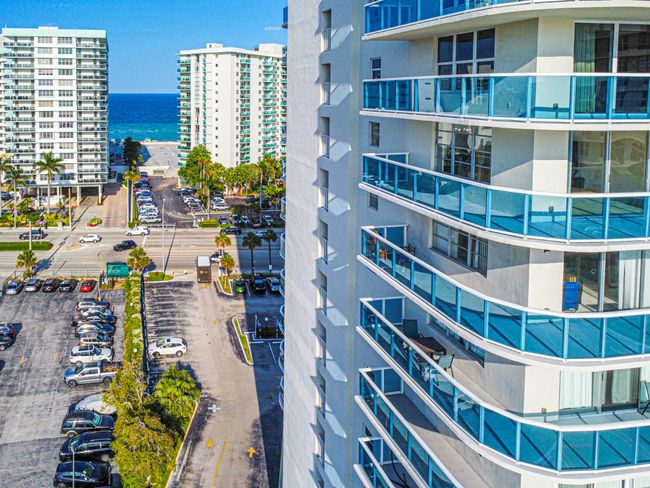 1021 - 3800 S Ocean Drive, Condo with 2 bedrooms, 2 bathrooms and null parking in Hollywood FL | Image 13