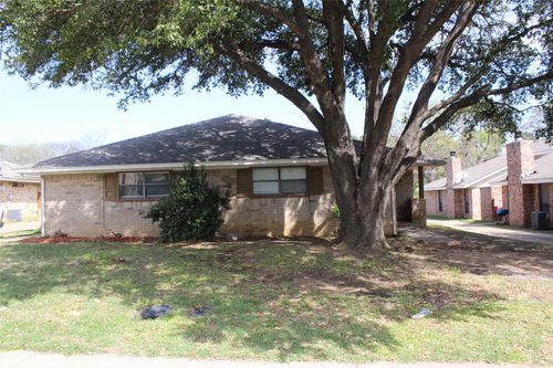 927 Bluebird Dr, Irving, TX, 75061-7304 | Card Image
