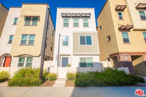 776 Daniel Freeman Cir, Inglewood, CA, 90301-4144 | Card Image