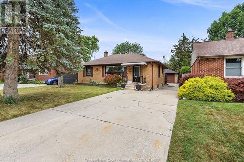 1011 Isabelle Pl, Windsor, ON, N8S3B1 | Card Image