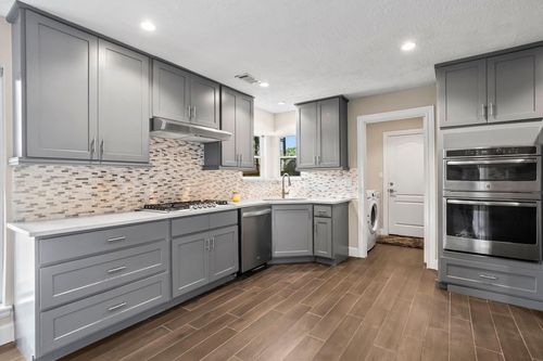 11715 Park Creek Dr, Houston, TX, 77070-1208 | Card Image