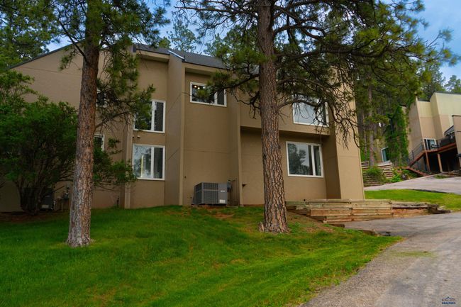 2B Woodrun Ln, Townhouse with 5 bedrooms, 2 bathrooms and null parking in Rapid City SD | Image 4