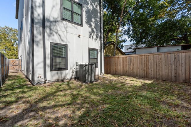 920 Muncie Ave, House other with 3 bedrooms, 4 bathrooms and null parking in Dallas TX | Image 38