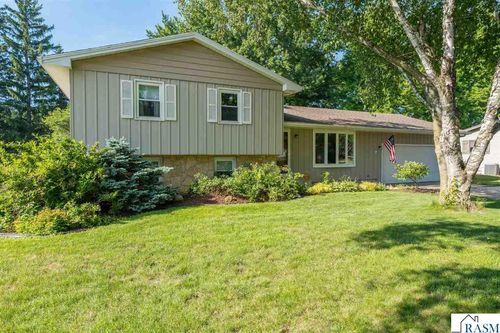 209 Viking Dr, Mankato, MN, 56001-4104 | Card Image
