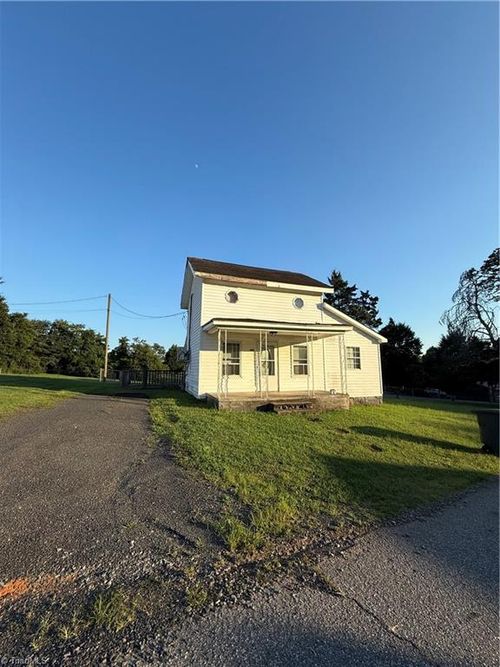 665 Vinson St, Eden, NC, 27288-2531 | Card Image
