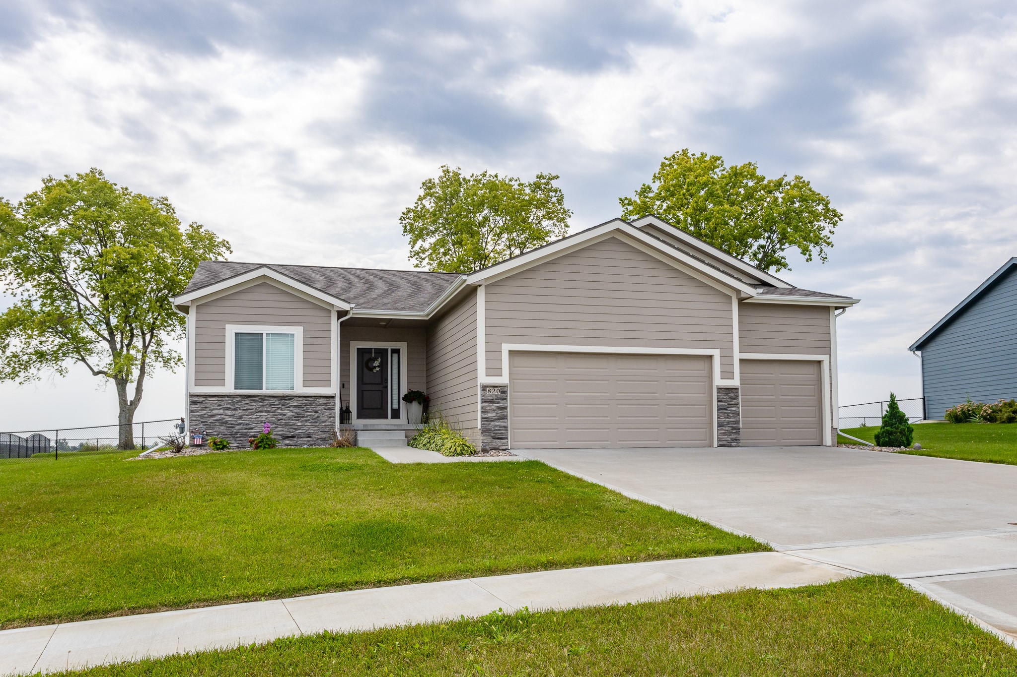 Sandstone Pt, Waukee, IA 50263