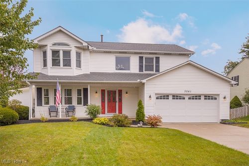 3041 Portsmouth Dr, Brunswick, OH, 44212-4350 | Card Image