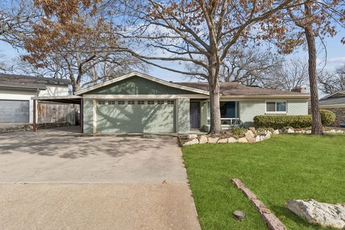 1208 Harris Ave, Hurst, TX, 76053-6313 | Card Image