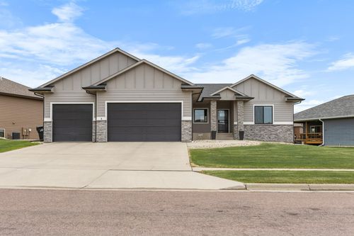 1917 S Firefly Dr, Sioux Falls, SD, 57110-8838 | Card Image