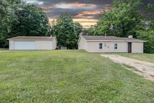 51920 Lawrence Rd, Marcellus, MI, 49067-9718 | Card Image