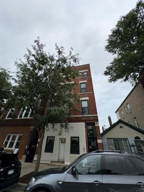 2f-1722 W 21st St, Chicago, IL, 60608-2225 | Card Image