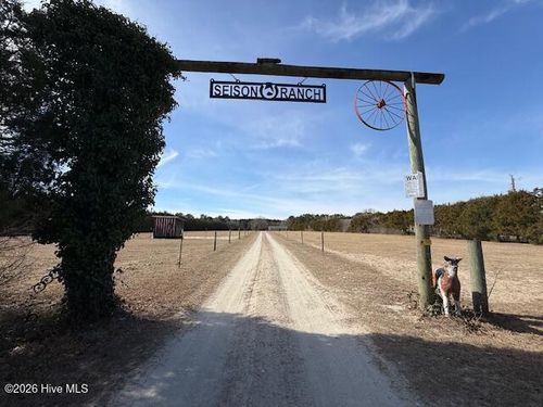 176 Old Fountain Rd, Richlands, NC, 28574-5194 | Card Image