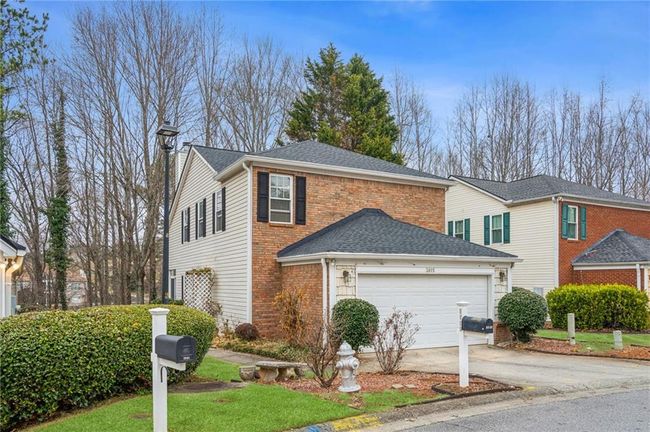 3815 Glen Laurel Ct, House other with 3 bedrooms, 3 bathrooms and 4 parking in Cumming GA | Image 4