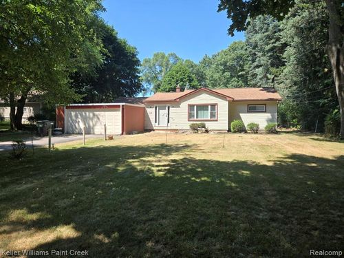 1460 Gravel Ridge Dr, Rochester Hills, MI, 48307-3601 | Card Image