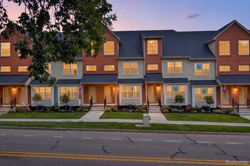 512 Village Ln, Milford, MI, 48381-1546 | Card Image