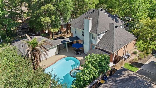 26 E Sterling Pond Cir, The Woodlands, TX, 77382-1053 | Card Image