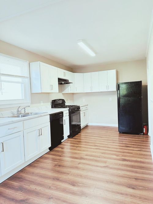 2-33 Elmwood Ave, Bloomfield, NJ, 07003-5625 | Card Image