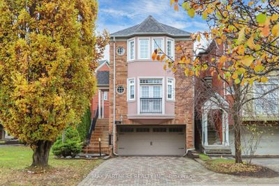 25 Crispin Crt, House other with 3 bedrooms, 4 bathrooms and 6 parking in Markham ON | Image 1