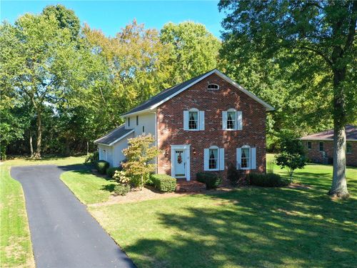 17 Forest Glen Dr, Grove City, PA, 16127-6355 | Card Image