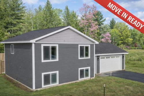 4860 Meadowlark Ln, Traverse City, MI, 49685-8751 | Card Image