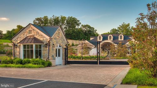 8201 River Rd, BETHESDA, MD, 20817-3415 | Card Image