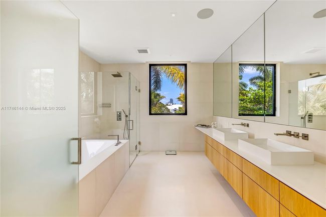 250 Ocean Blvd, House other with 8 bedrooms, 10 bathrooms and null parking in Golden Beach FL | Image 54