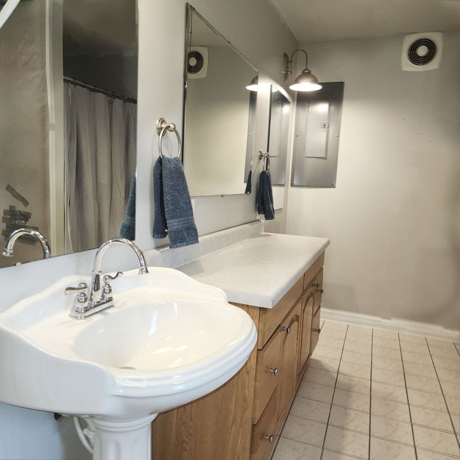 704 W Huron Ave, House other with 3 bedrooms, 2 bathrooms and null parking in Vassar MI | Image 4
