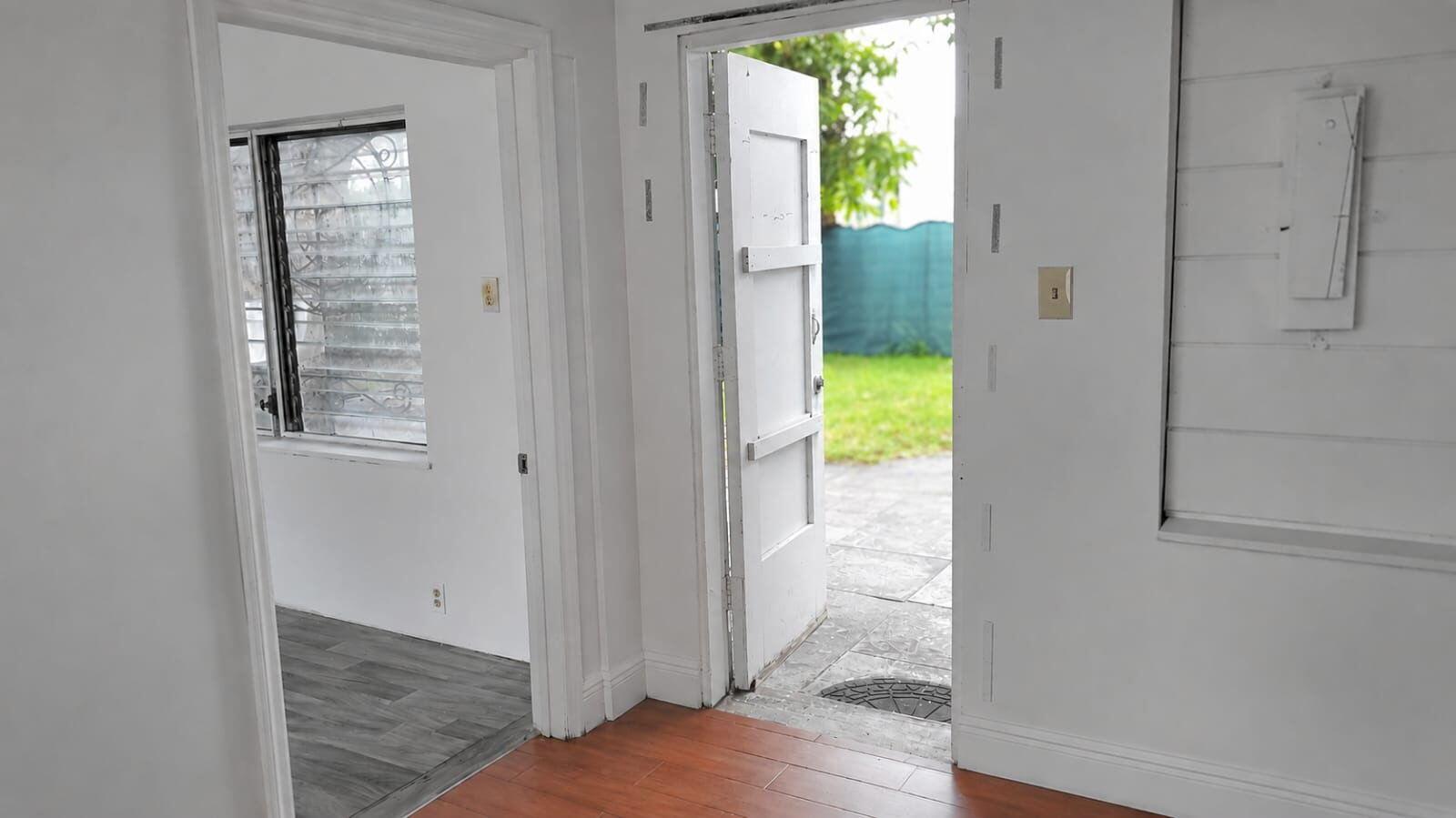Residential Lease in Hollywood 5