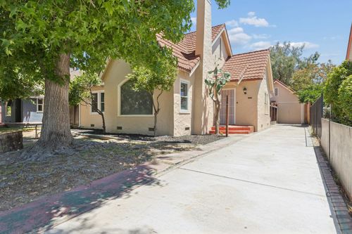 219 Sunset Boulevard, Modesto, CA, 95351 | Card Image