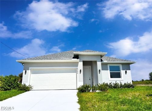 9006 S Castle Cir, Labelle, FL, 33935 | Card Image