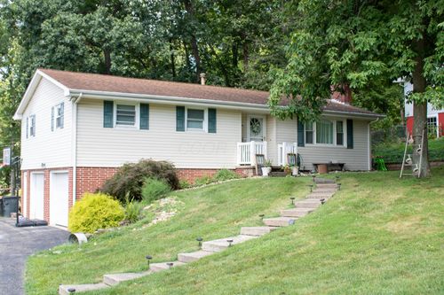 975 Blossom Ln, Zanesville, OH, 43701-1180 | Card Image