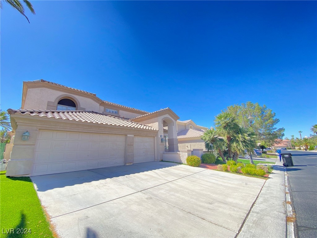 Chateau Whistler Ct, Las Vegas, NV 89148