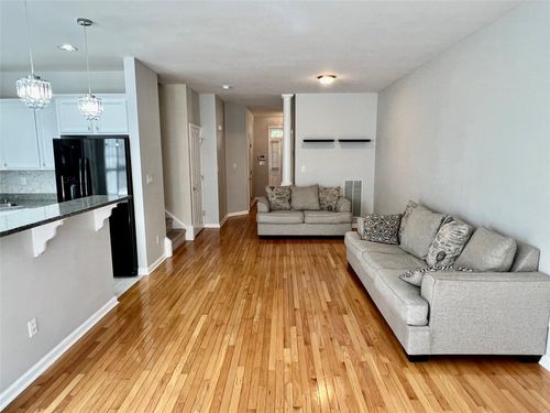 3 Country Club Dr, Middletown, NY, 10940-2660 | Card Image