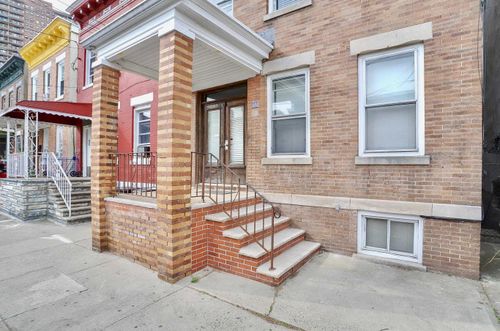 2-117 57th St, West New York, NJ, 07093-2711 | Card Image