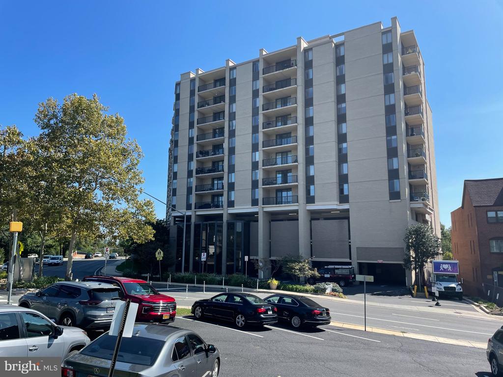 Residential Lease in CHEVY CHASE