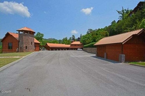 1740 High Rock Way, Sevierville, TN, 37862-7725 | Card Image