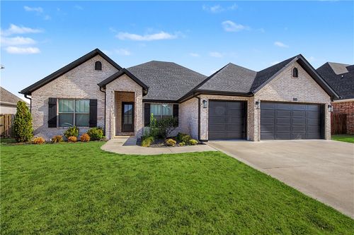 1701 Cherrie St, Bentonville, AR, 72713-3194 | Card Image