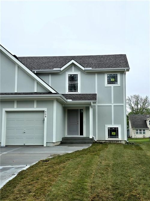 508 W Lawrence St, Spring Hill, KS, 66083-9150 | Card Image