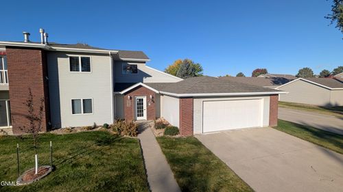 3025 Marina Rd Se, Mandan, ND, 58554-4792 | Card Image