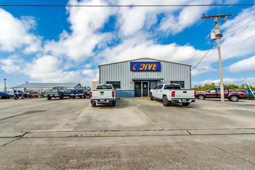 1005 Saadi St, Houma, LA, 70363-6747 | Card Image