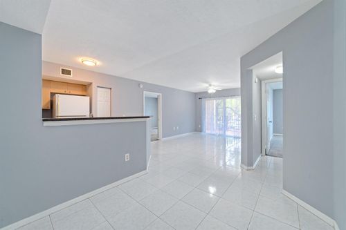 203-4151 San Marino Blvd, West Palm Beach, FL, 33409-8605 | Card Image