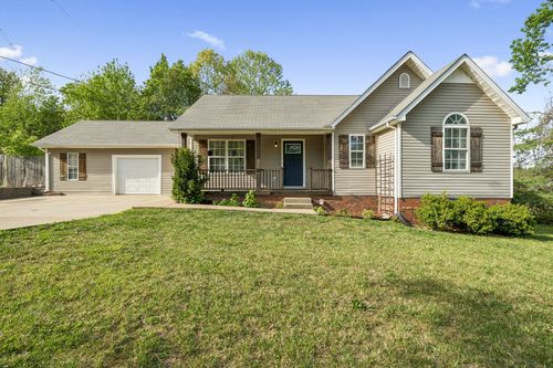 105 White Oak Dr, Dickson, TN, 37055-1143 | Card Image