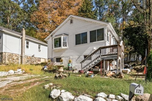 121 Bucknell Trl, Hopatcong, NJ, 07843-1716 | Card Image