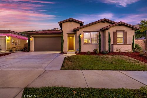 2690 Santa Fiora Dr, Corona, CA, 92882-8080 | Card Image