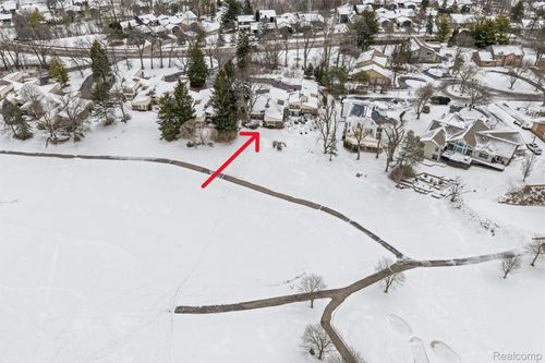 4260 Wabeek Lake Dr S, Bloomfield Hills, MI, 48302-1644 | Card Image