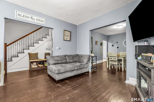 269 East Ave, Bridgeport, CT, 06610-2962 | Card Image