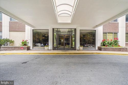212-11801 Rockville Pike, ROCKVILLE, MD, 20852-2715 | Card Image