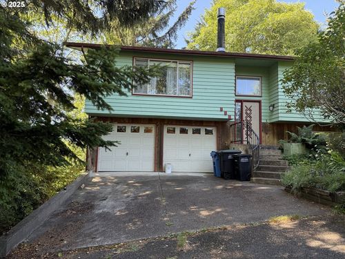 165 Se Rose St, Waldport, OR, 97394-9400 | Card Image